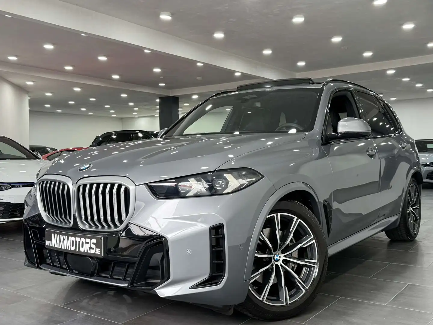 BMW X5 3.0dAS xDrive MHEV G05 LCI M-Pack 7Seats 21%VAT Grijs - 1