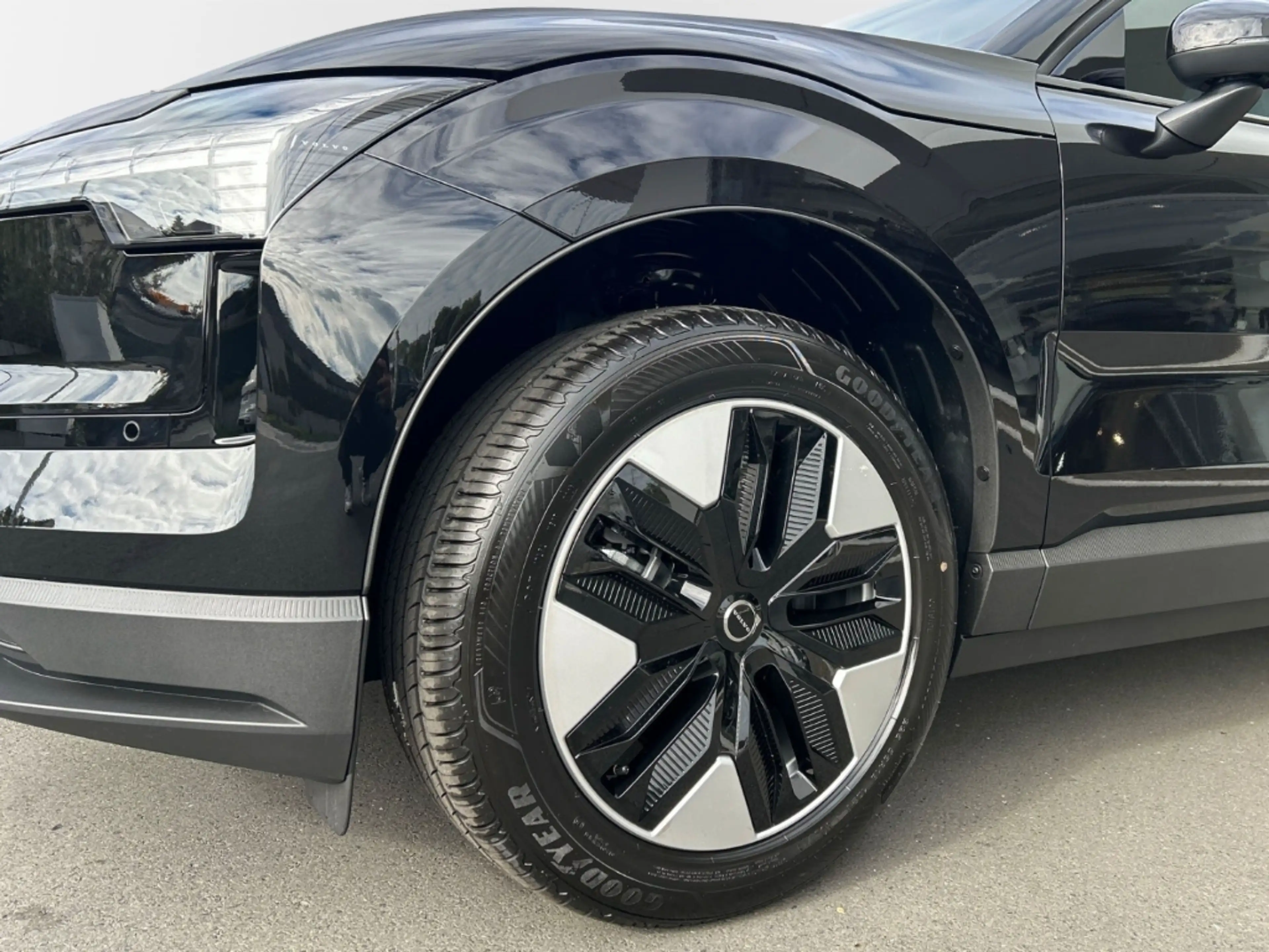 Volvo EX30 P5 Long Range Core 18'' SHZ ACC LED PDC DAB Rückfa — photo 9