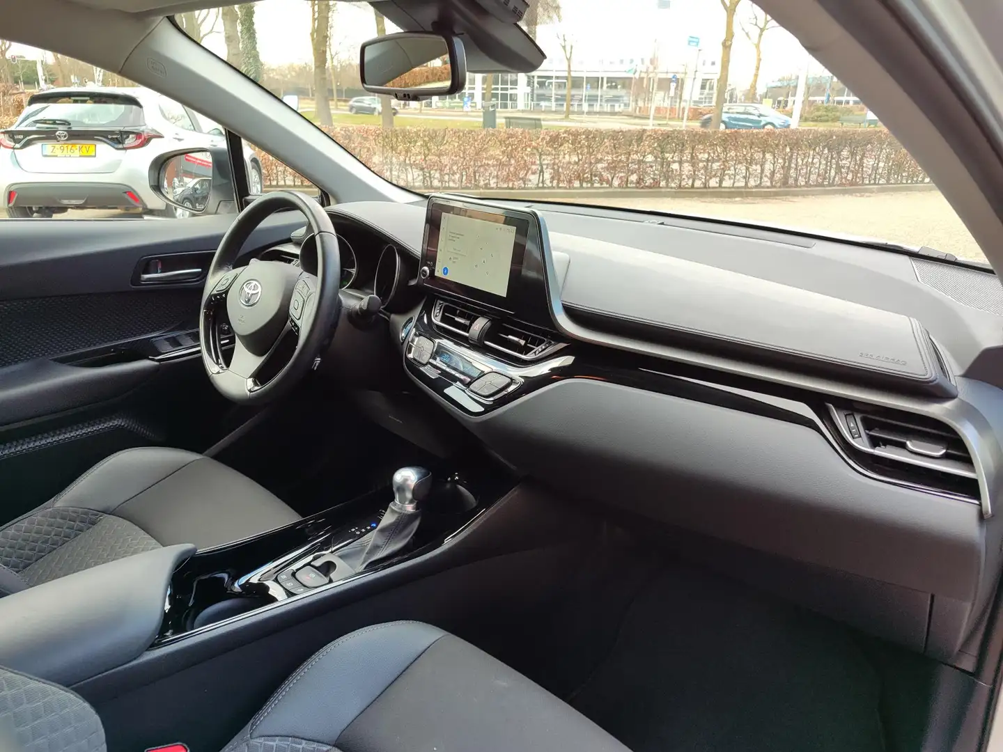 Toyota C-HR 2.0 HYBRID DYNAMIC AD-CRUISE CLIMA PARK-SENSOREN C Grijs - 2