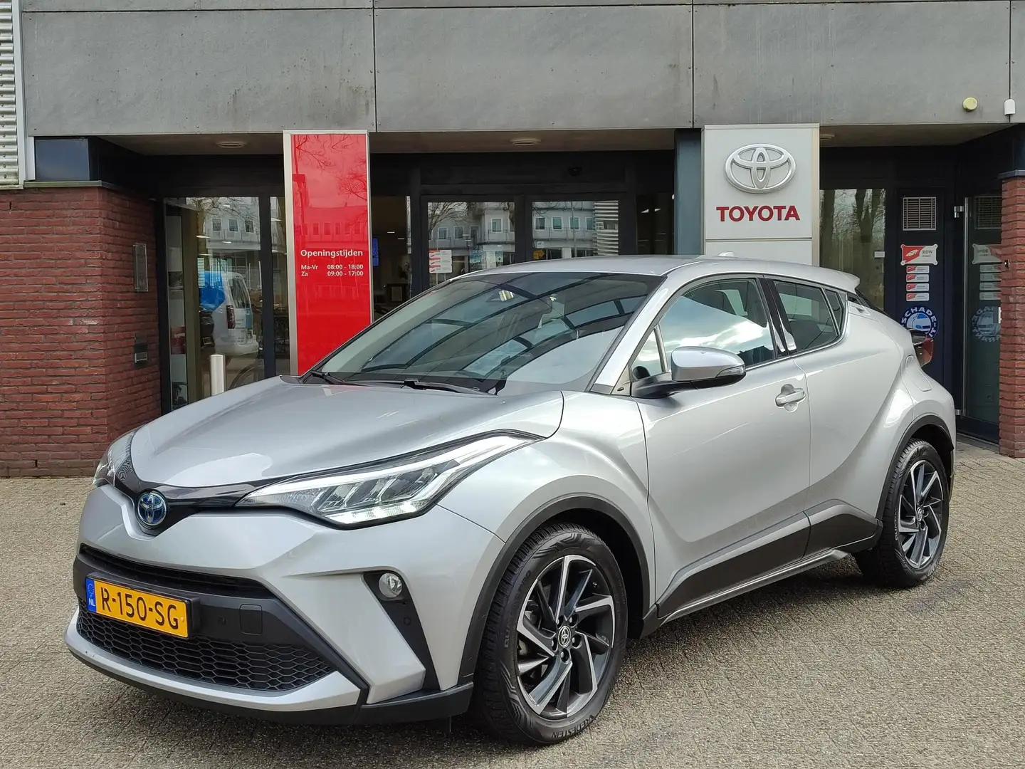 Toyota C-HR 2.0 HYBRID DYNAMIC AD-CRUISE CLIMA PARK-SENSOREN C Grijs - 1