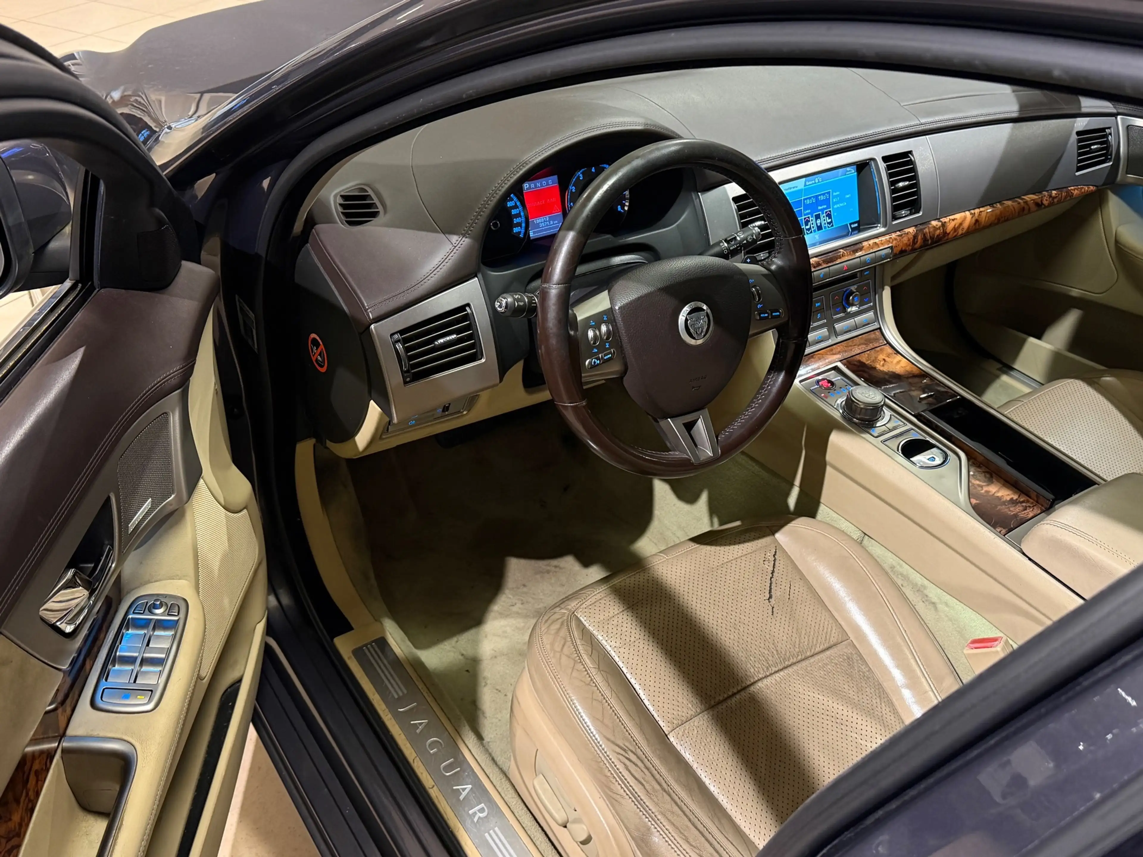 Jaguar XF 3.0 V6 Premium Luxury Benzine Automaat Vol Opties — photo 11