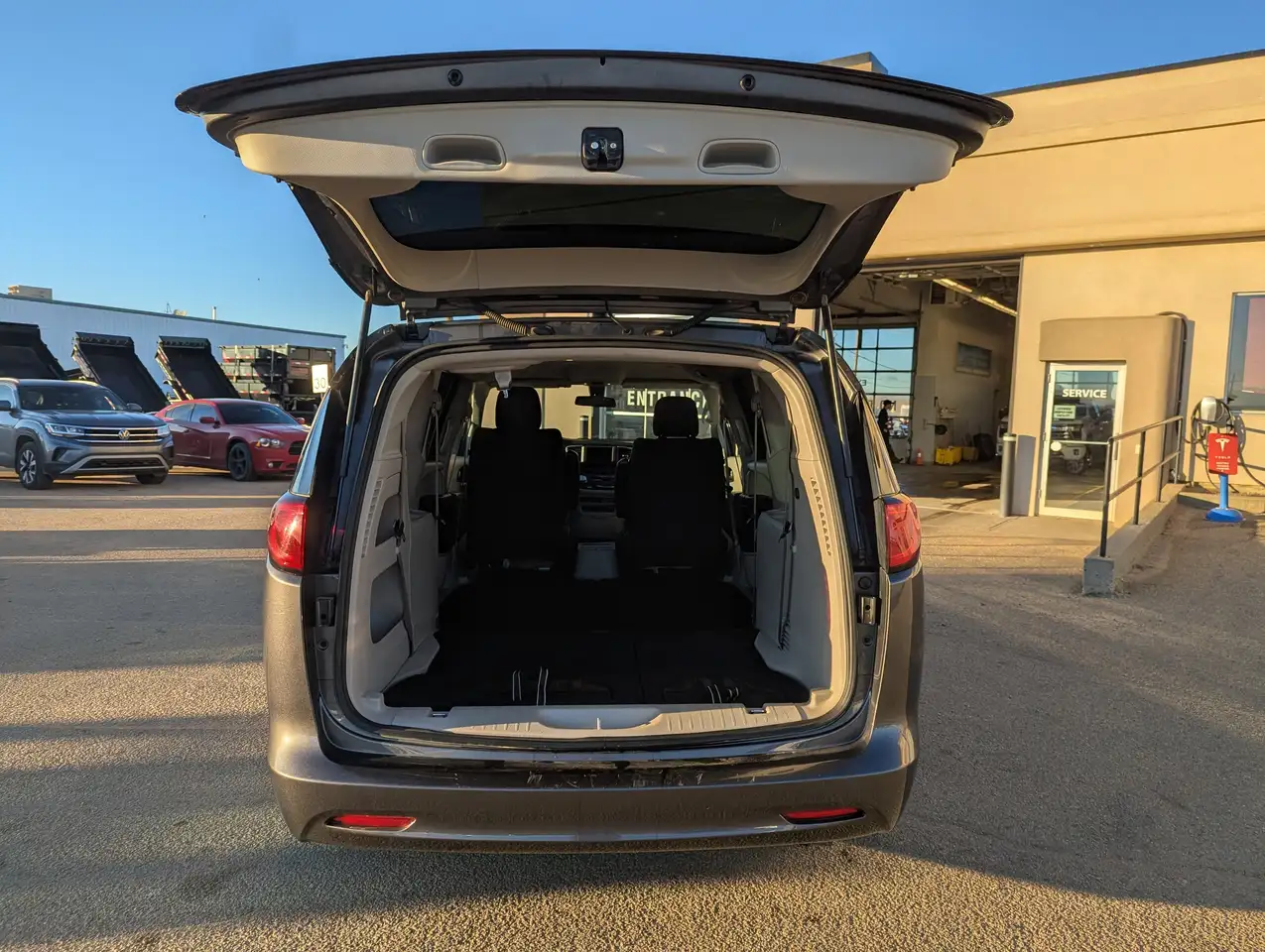Chrysler Grand Caravan снимка Chrysler Grand Caravan