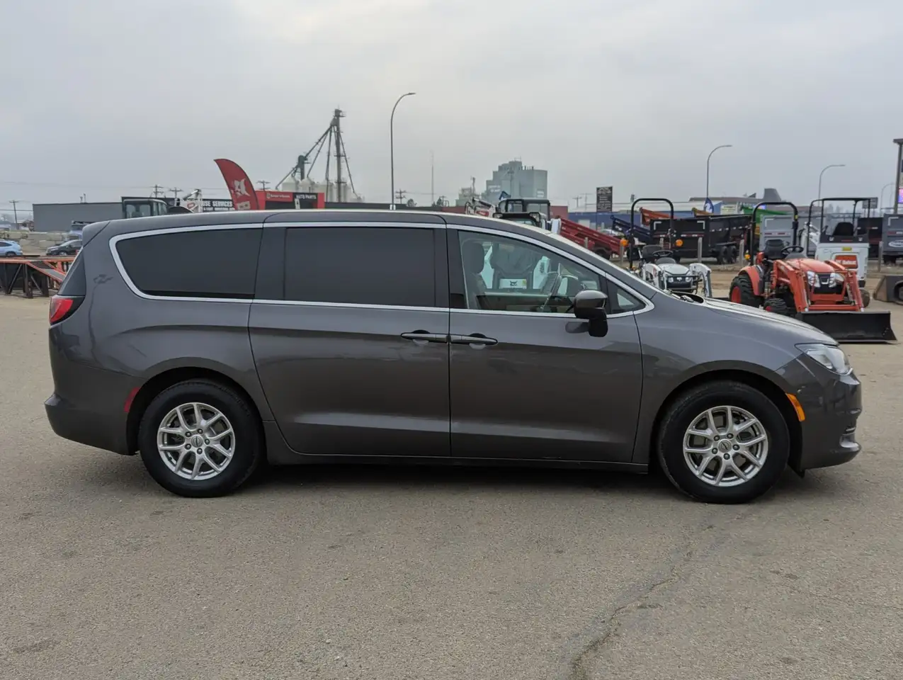 Chrysler Grand Caravan снимка Chrysler Grand Caravan