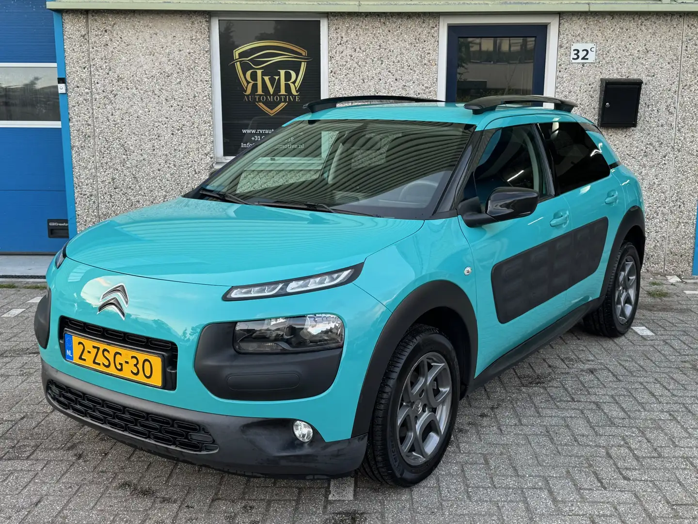 Citroen C4 Cactus 1.2 PureTech Shine CAMERA PDC Blauw - 1