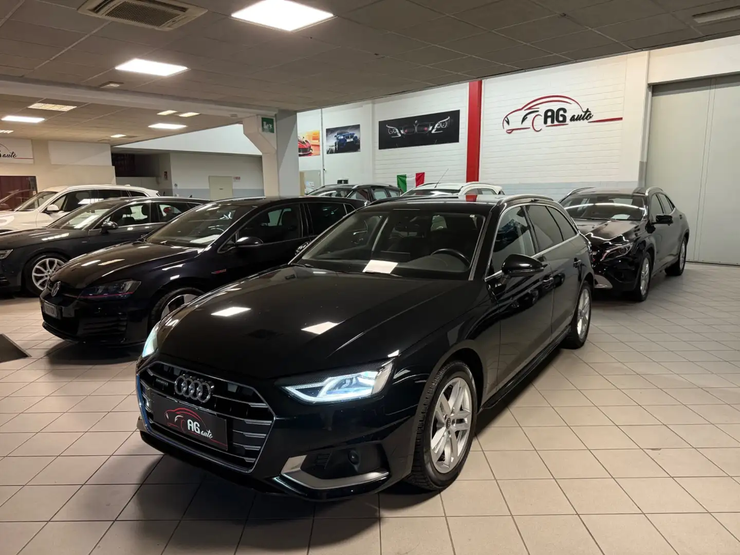 Audi A4 A4 40 TDI quattro S tronic Business Zwart - 1