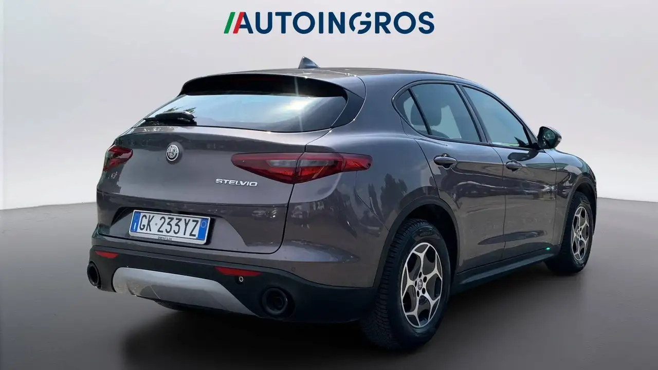 Alfa Romeo Stelvio 2022