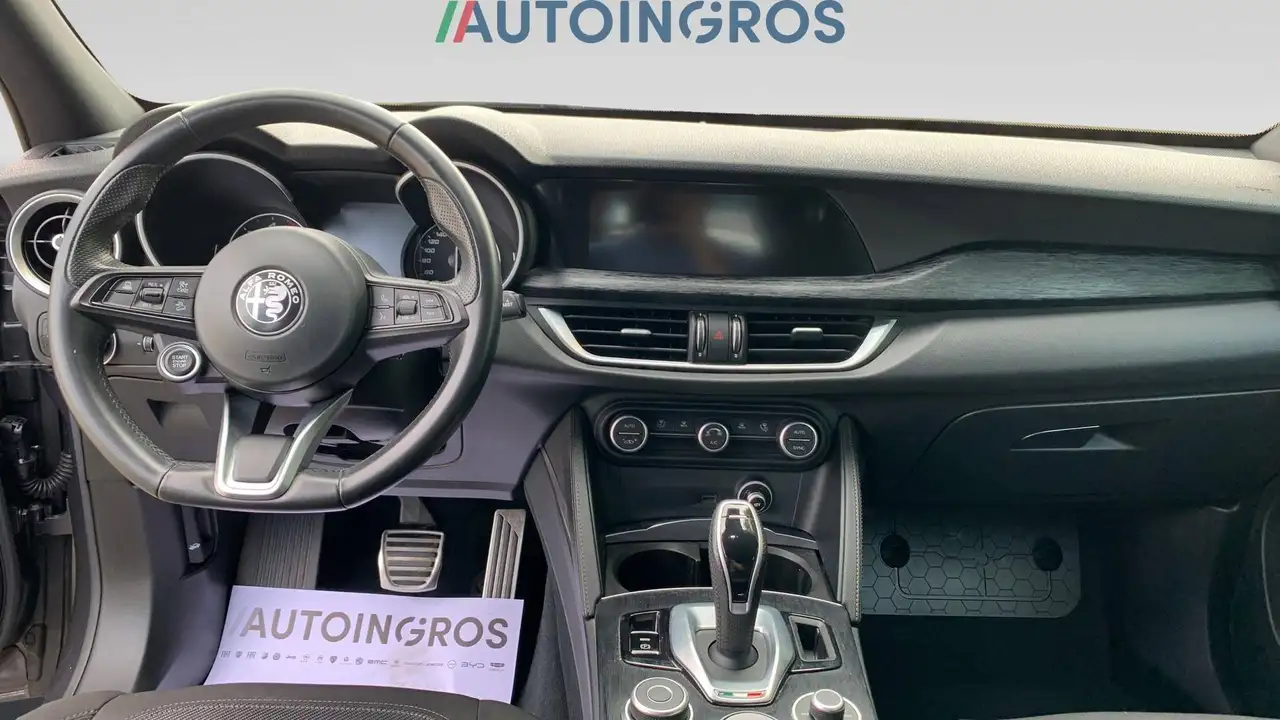 Alfa Romeo Stelvio 2022 — фото 14