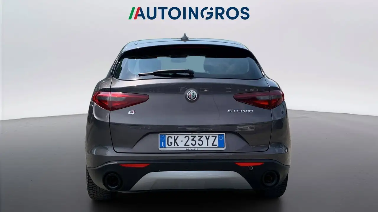 Alfa Romeo Stelvio 2022