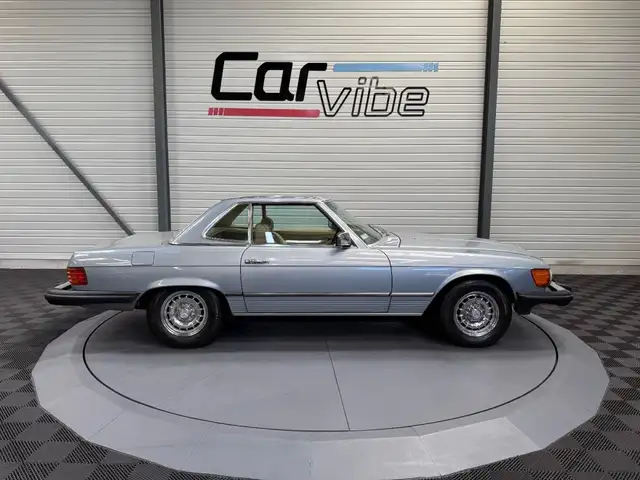 Mercedes-Benz SL view 3