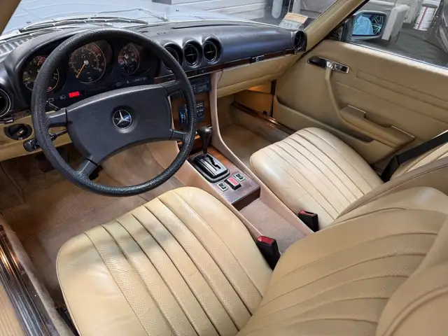 Mercedes-Benz SL view 13