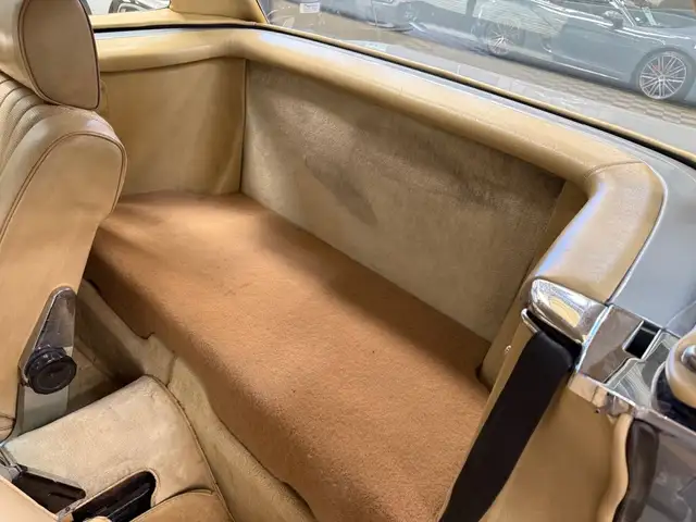Mercedes-Benz SL view 12