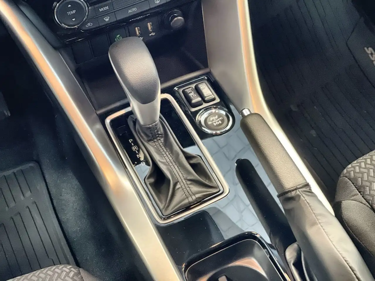 Mitsubishi Eclipse Cross photo Mitsubishi Eclipse Cross
