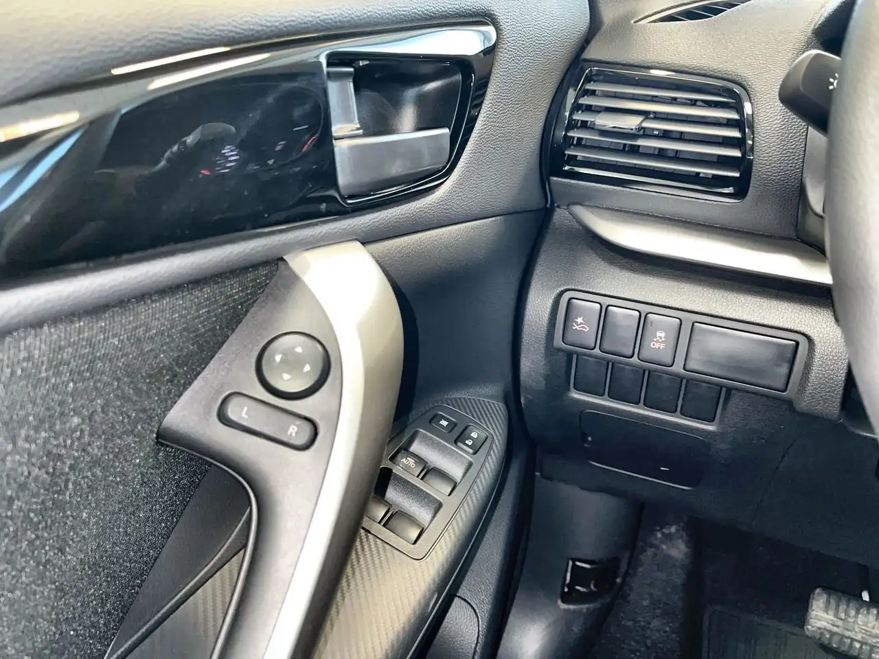 Mitsubishi Eclipse Cross photo Mitsubishi Eclipse Cross