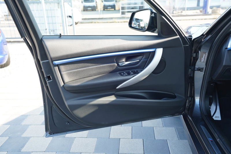 BMW 330 i*M Sport*Automatik*2.Hand*PDC*SHZ*Navi*LED — photo 9