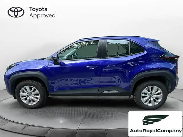 Toyota Yaris Cross view 3