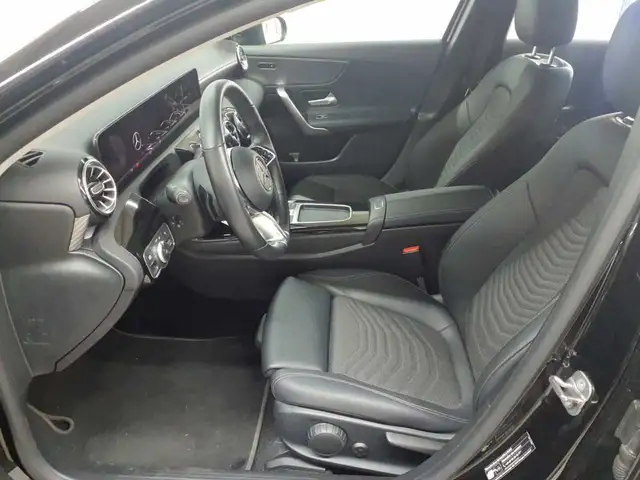 Mercedes-Benz A view 3