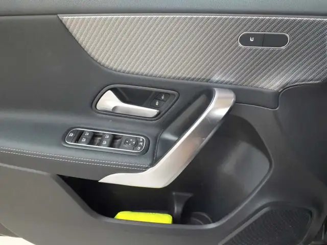 Mercedes-Benz A view 4