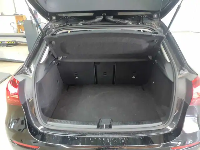 Mercedes-Benz A view 9