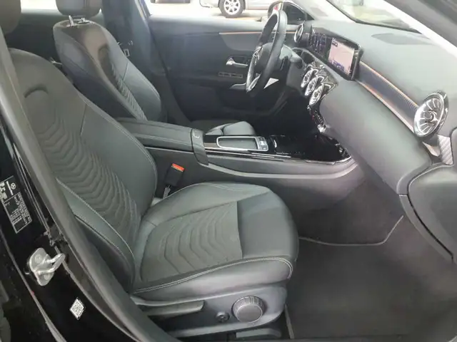Mercedes-Benz A view 12