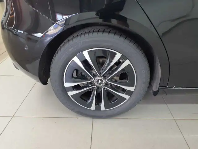 Mercedes-Benz A view 11