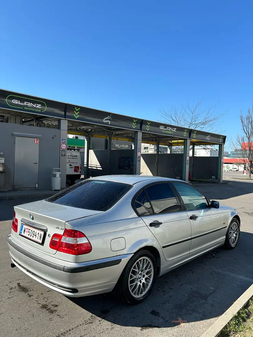 BMW 318 318i - 2