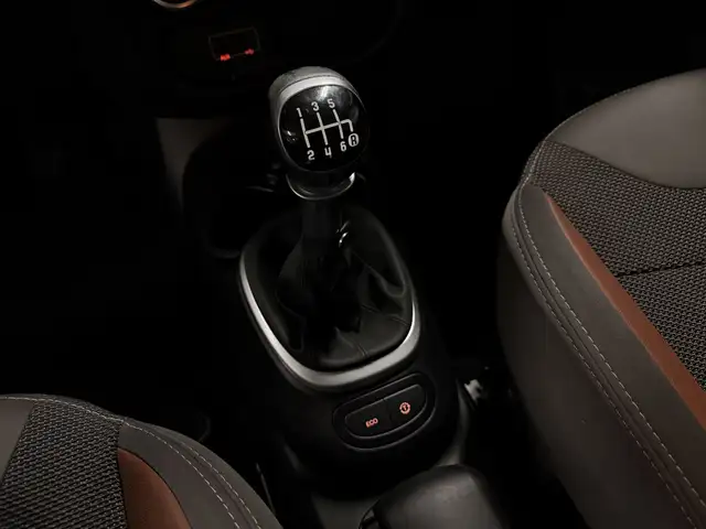 Fiat 500L view 11