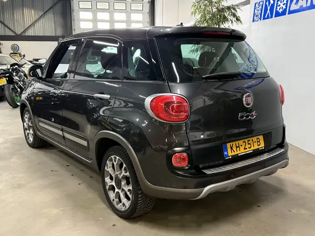 Fiat 500L view 2