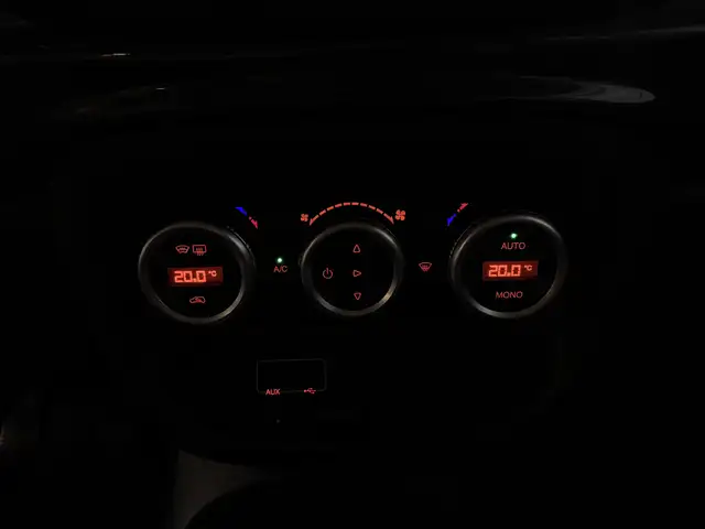 Fiat 500L view 10