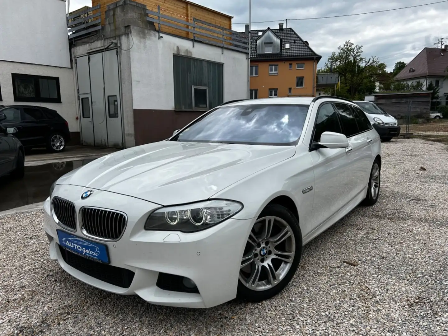 BMW 530 d Touring M Sport /M Paket/Navi Proff/Xenon/ Weiß - 1