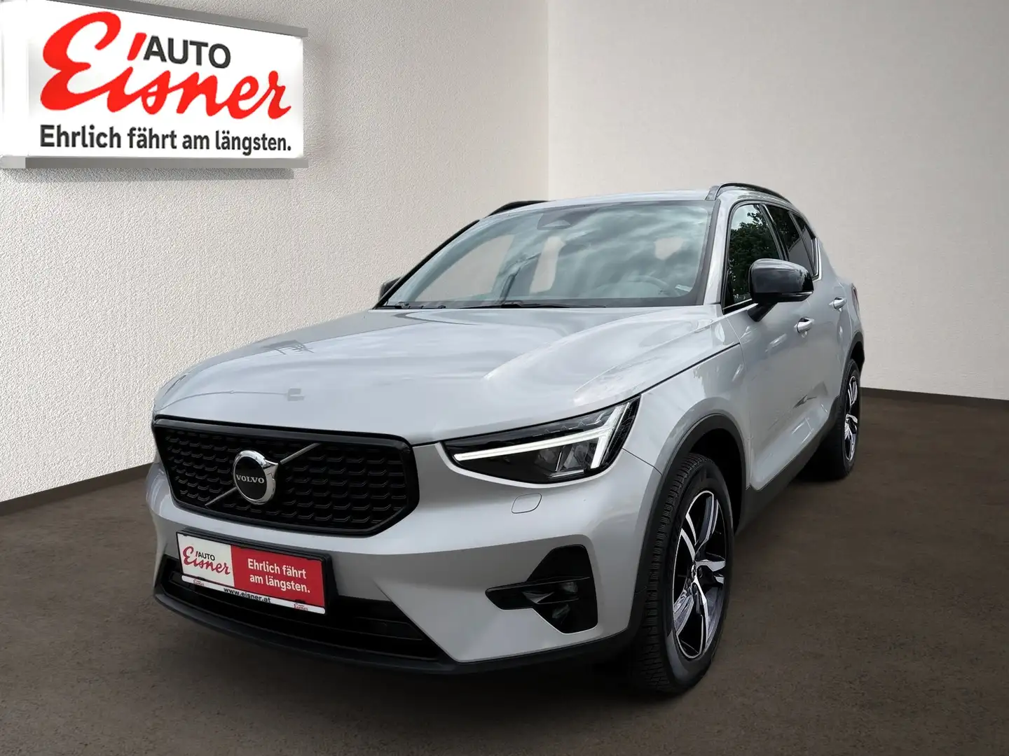 Volvo XC40 Plus Dark Lagerabverkauf bis 31.08.2026 Silber - 2