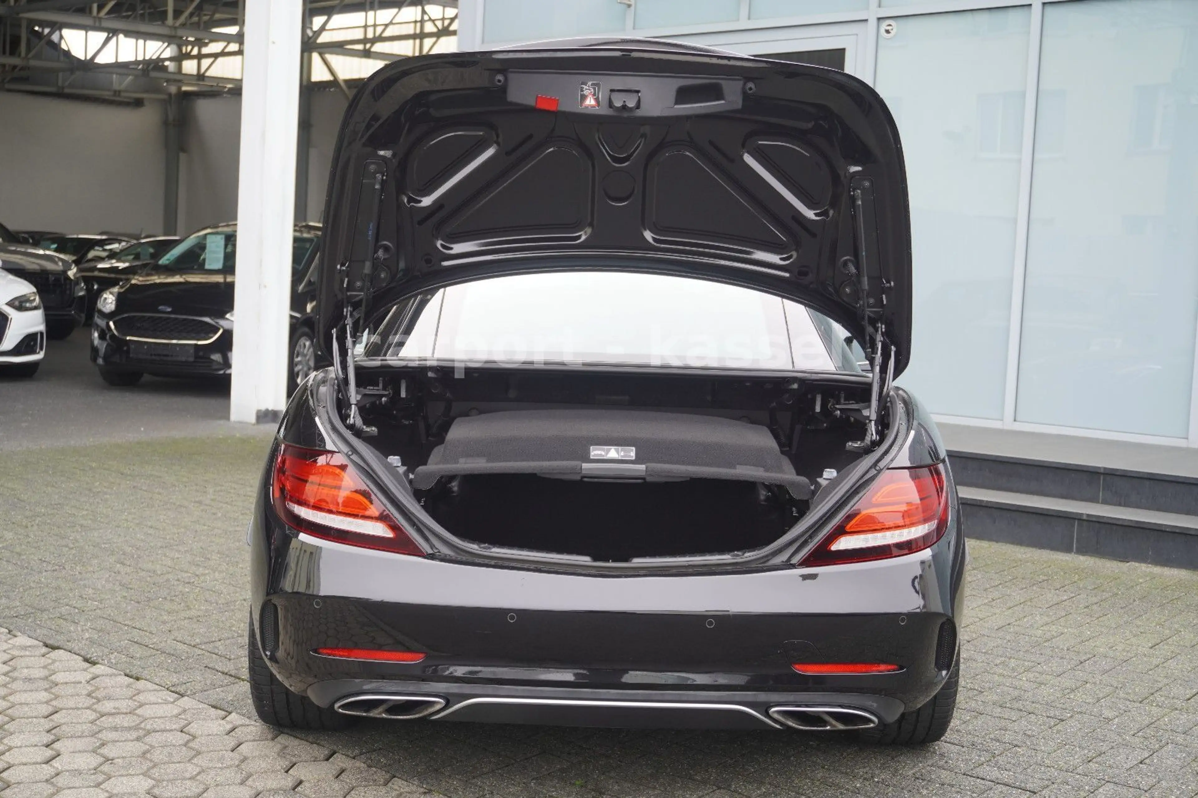 Mercedes-Benz SLC 43 AMG HarmanKardon/Pano/Airscarf/LED — photo 9