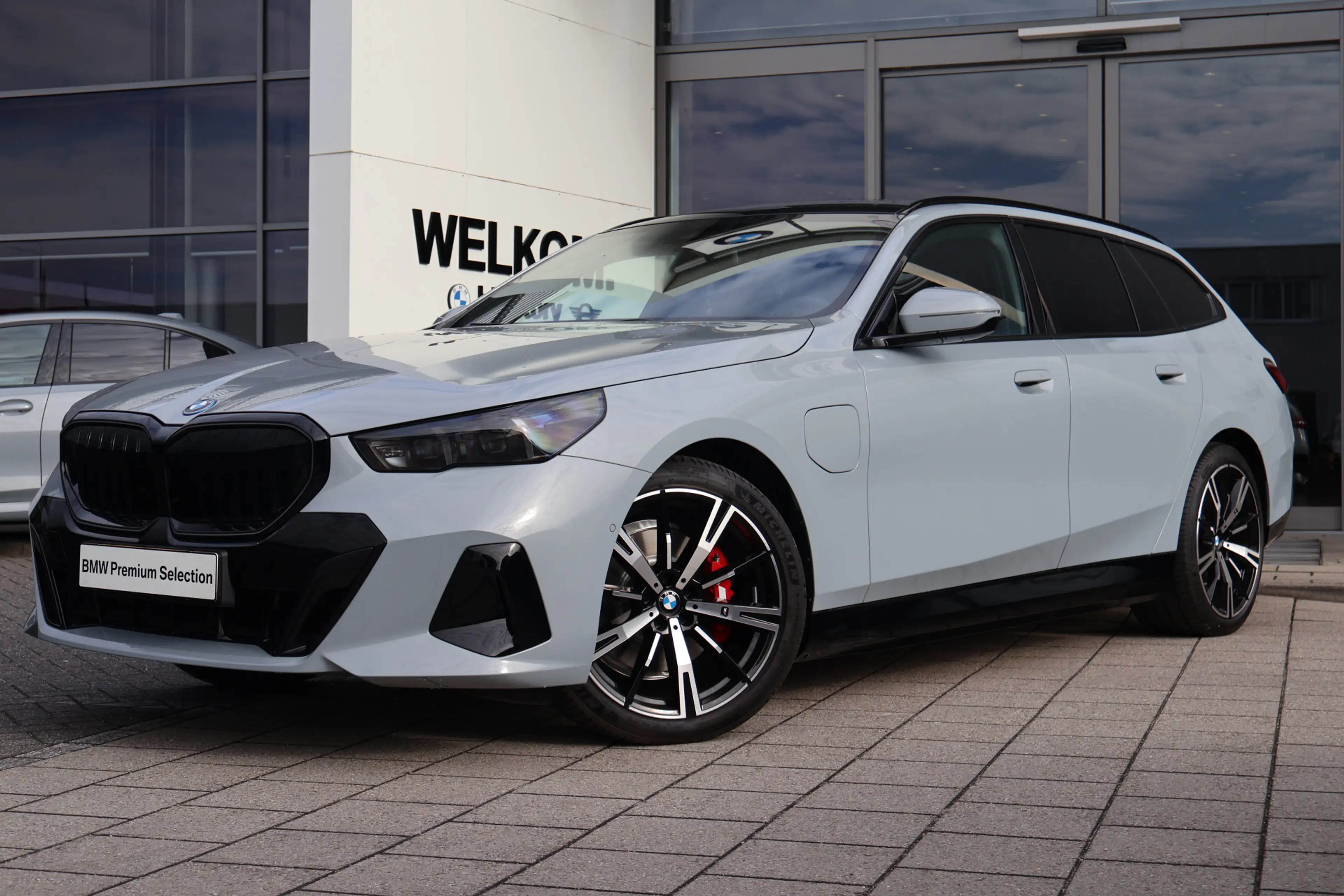 BMW 530 5 Serie Touring 530e M Sport Automaat / Panoramada
