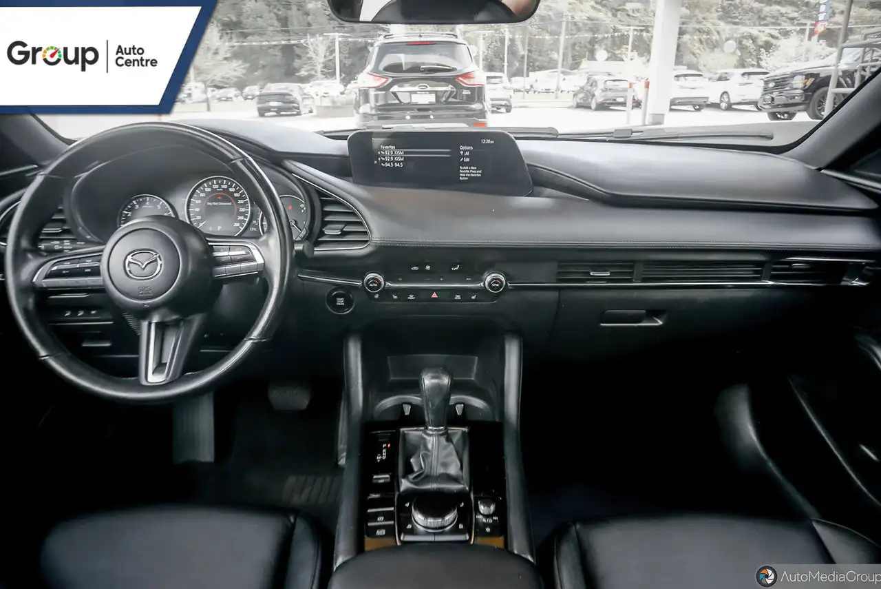 Mazda 3 снимка Mazda 3