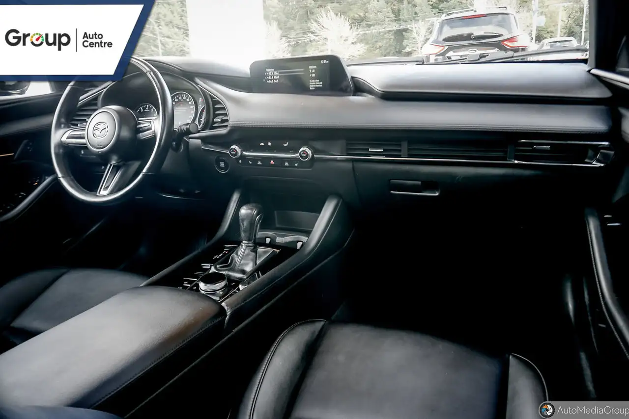 Mazda 3 снимка Mazda 3