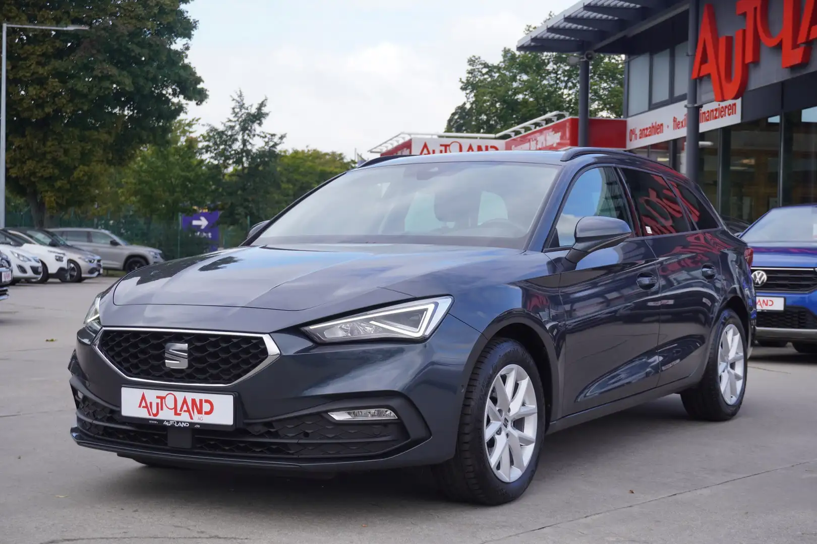 SEAT Leon Sportstourer 2.0 TDI Style DSG LED Panorama Grau - 2