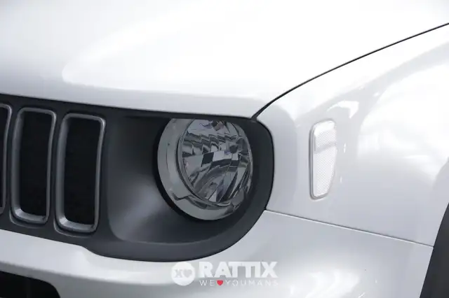 Jeep Renegade view 3