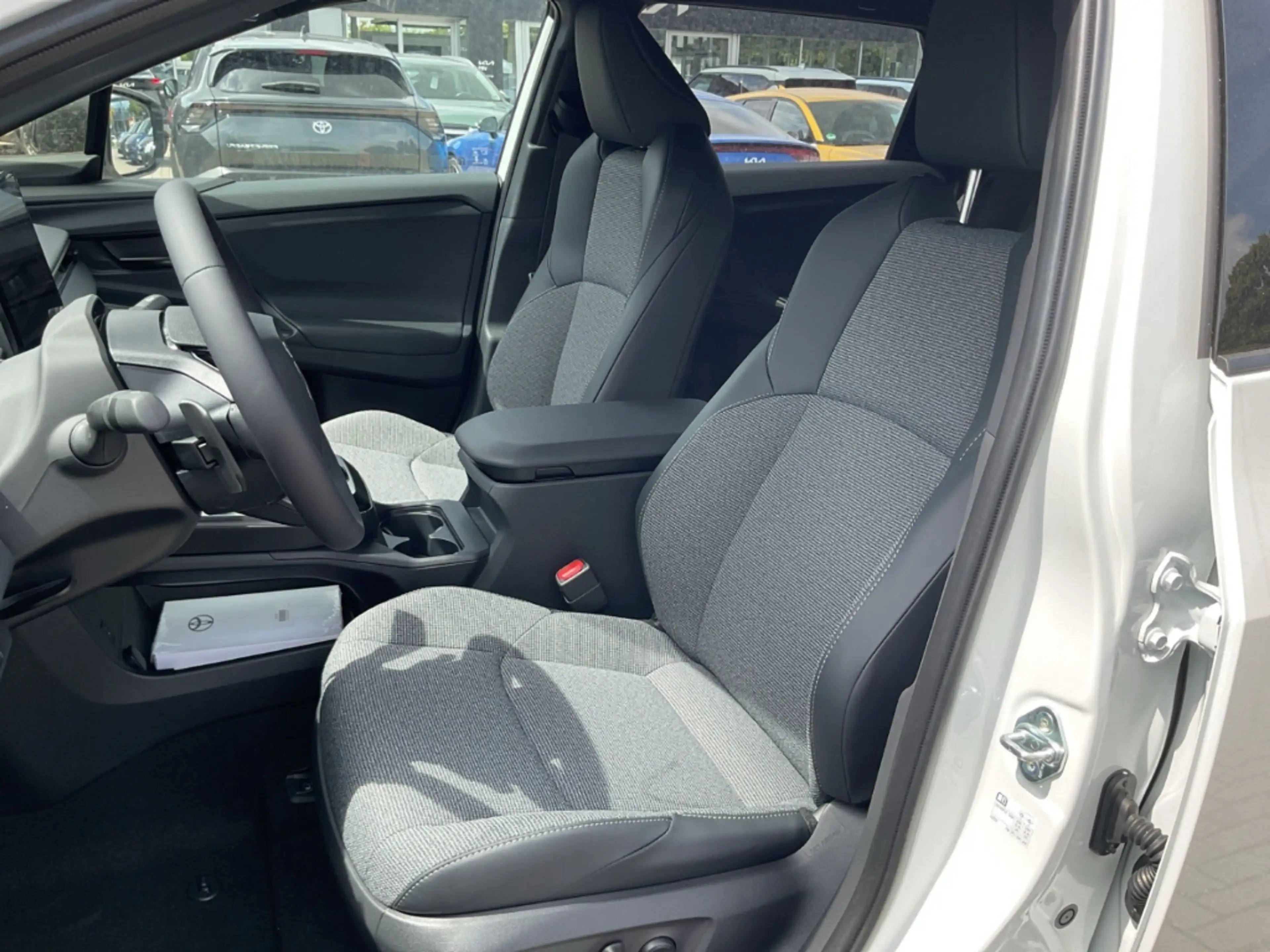 Toyota bZ4X AWD Teamplayer 1,5t Anhängerkupplung Navi 360 Kame — photo 8