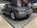 Jaguar XJ 4.2 V8 Executive Youngtimer, 2 owners Grijs - thumbnail 4