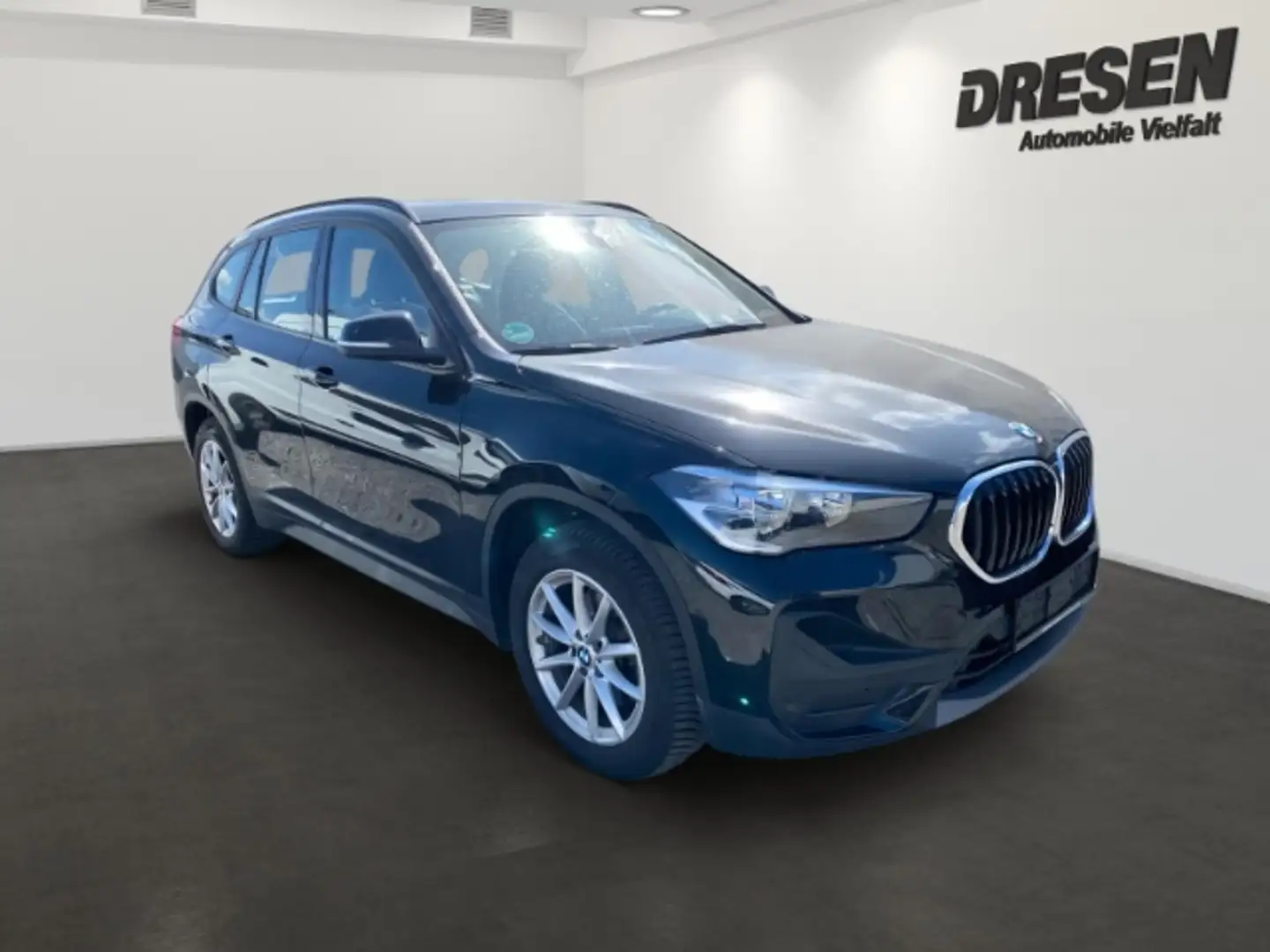 BMW X1 sDrive18i Automat. Advantage Panorama Navi Leder E Schwarz - 2