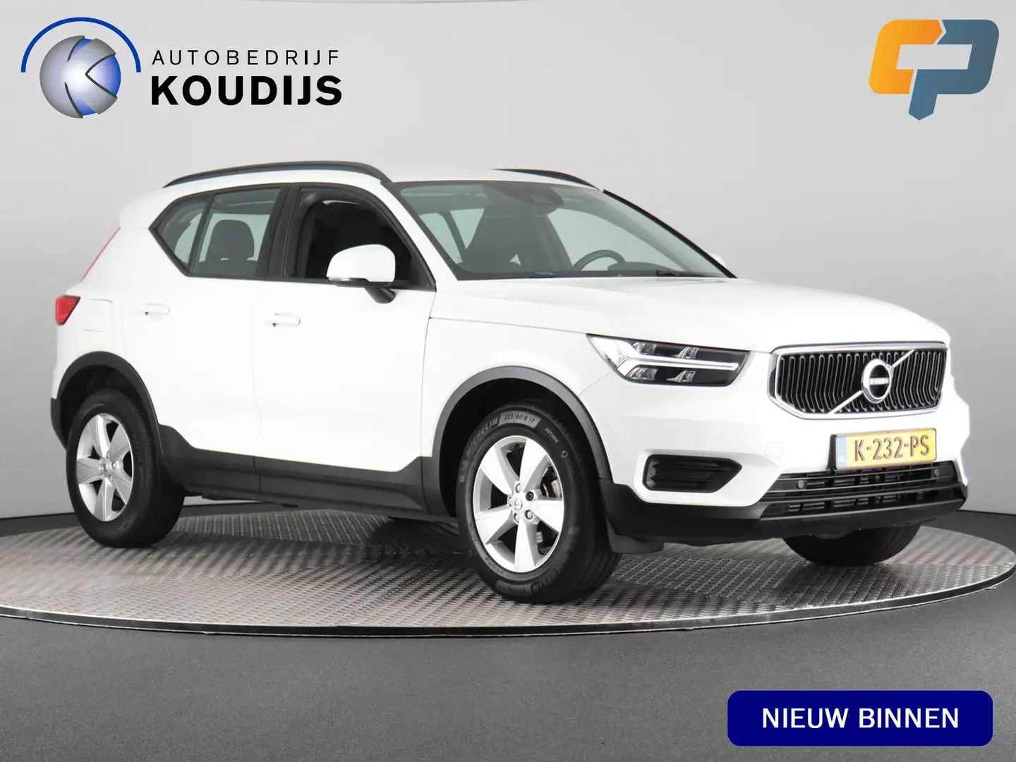 Volvo XC40 1.5 T2 Momentum Core (NL-Auto / Trekhaak / Navi / Wit - 1