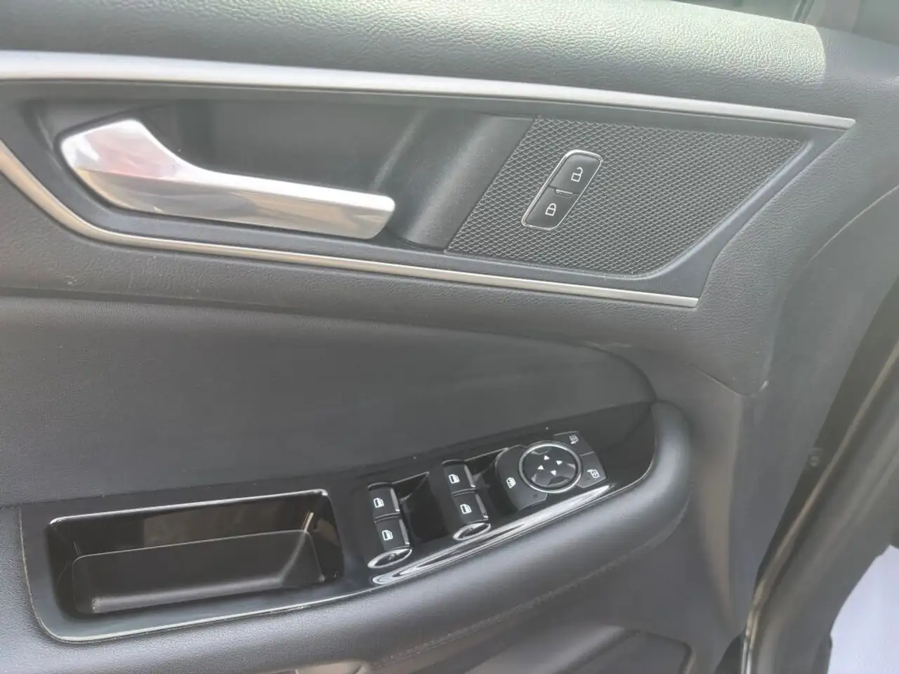 Ford Edge photo Ford Edge