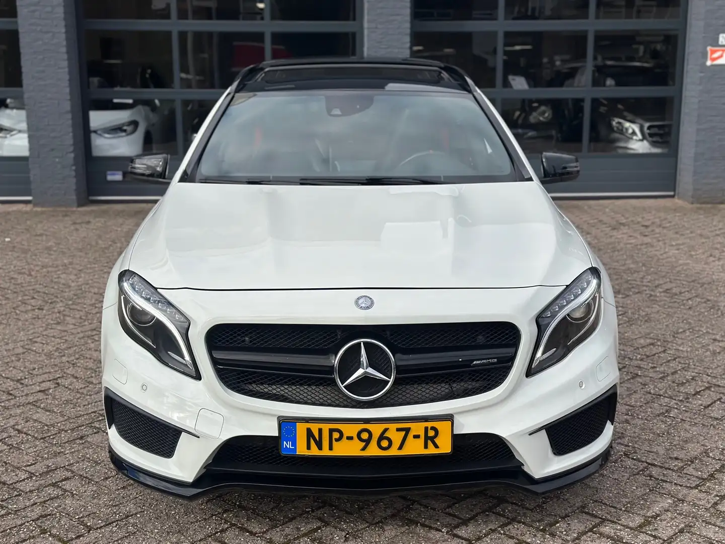 Mercedes-Benz GLA 45 AMG 4MATIC Pano|Leer|Stoelvw|Edition1|XlNavi Blanc - 2