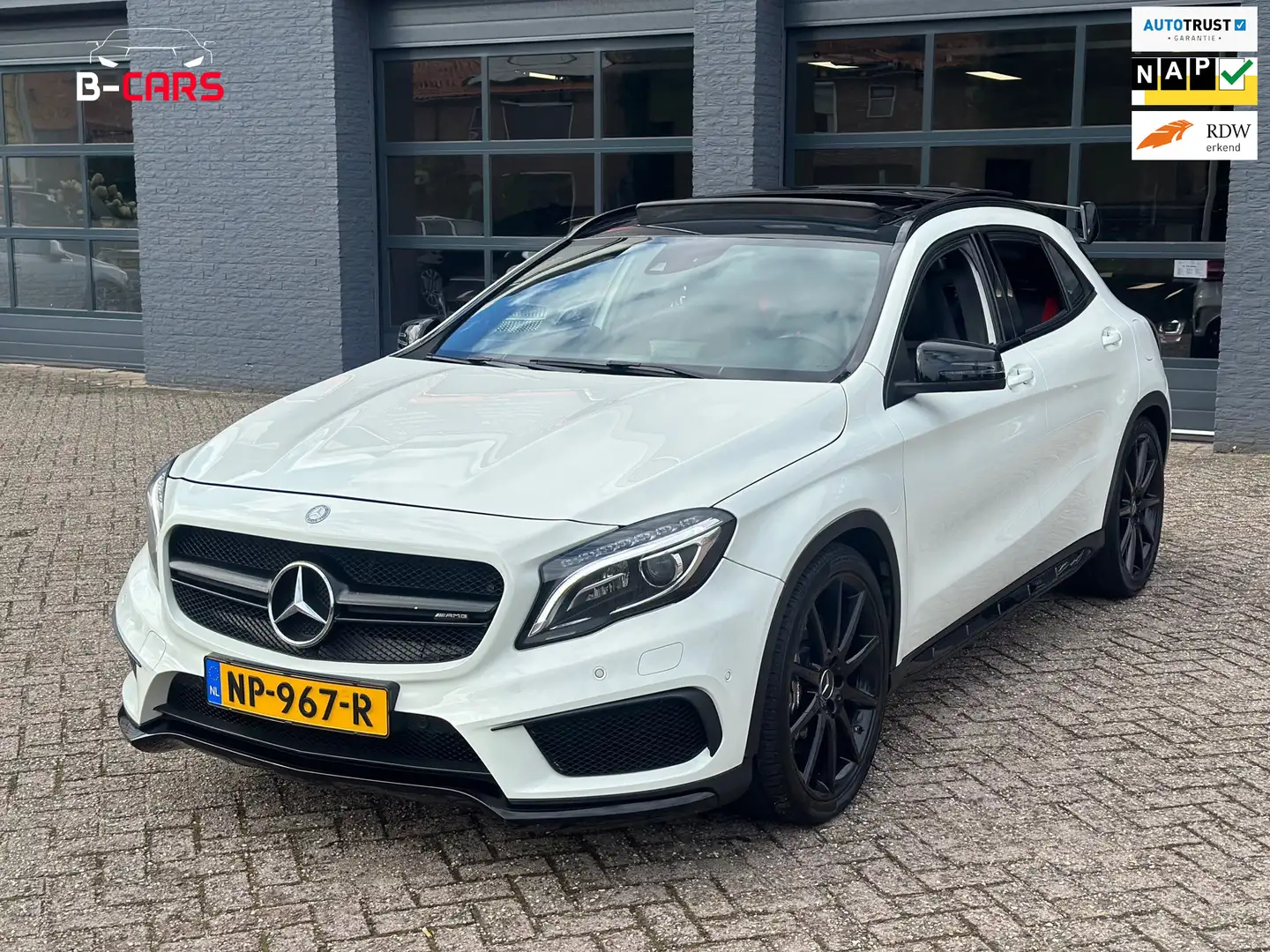 Mercedes-Benz GLA 45 AMG 4MATIC Pano|Leer|Stoelvw|Edition1|XlNavi Blanc - 1