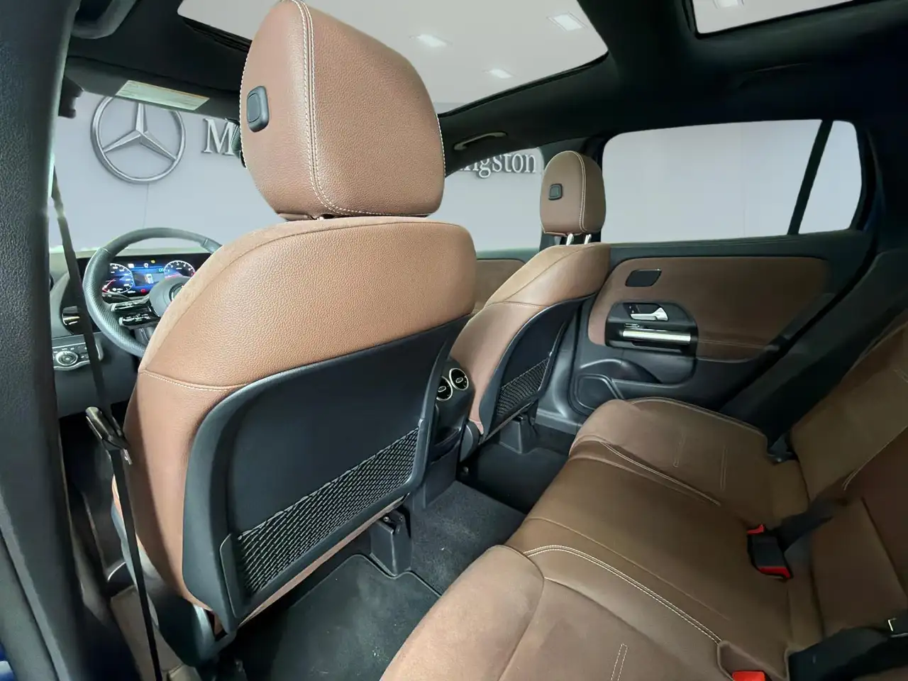 Mercedes-Benz GLA снимка Mercedes-Benz GLA