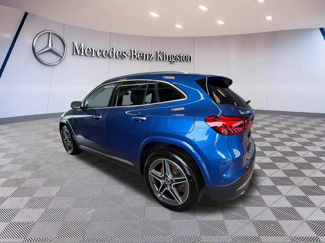 Mercedes-Benz GLA снимка Mercedes-Benz GLA