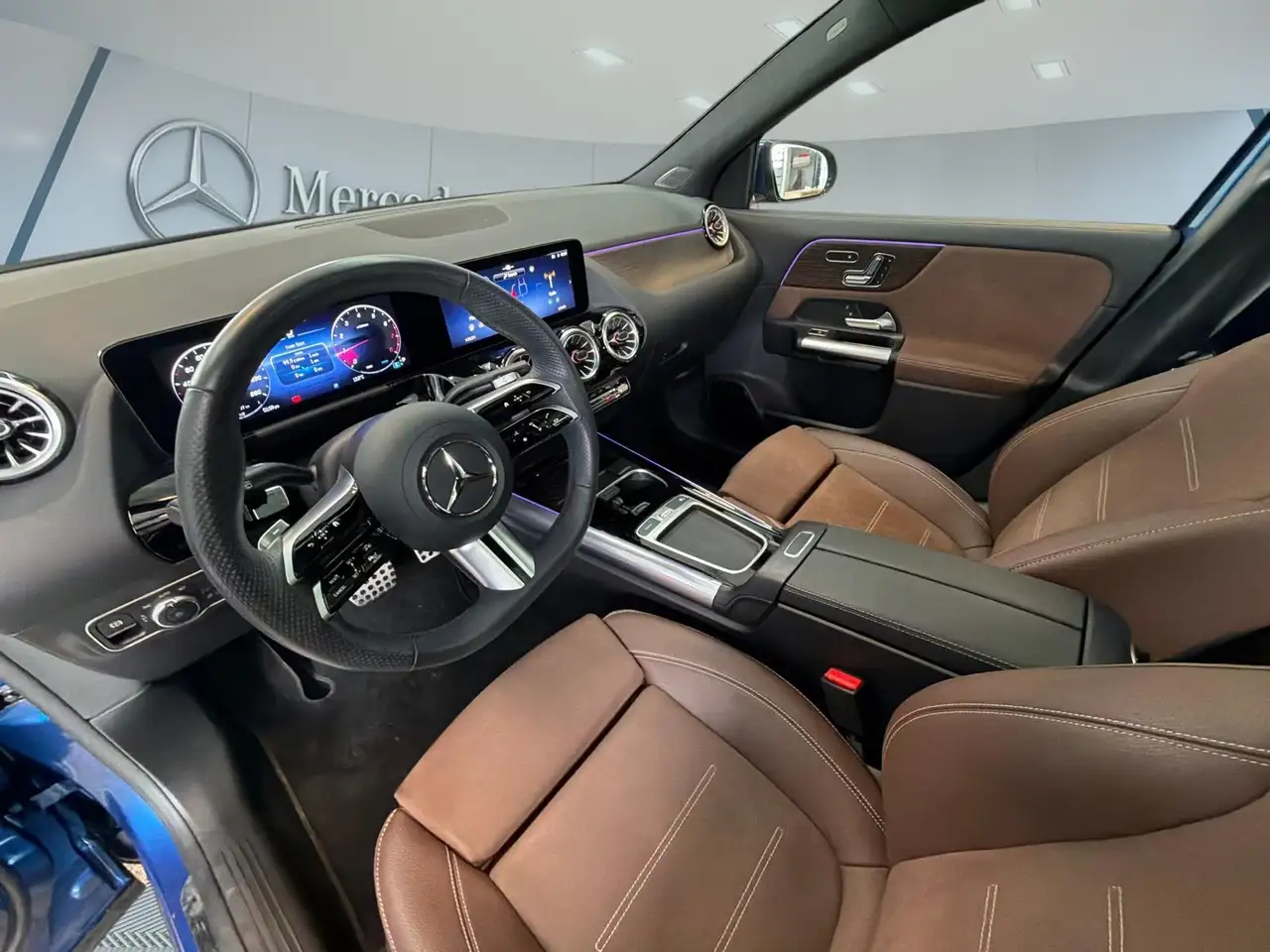 Mercedes-Benz GLA снимка Mercedes-Benz GLA