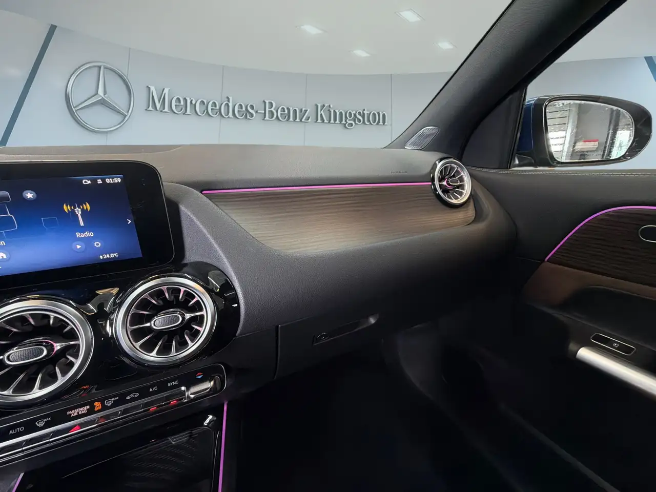 Mercedes-Benz GLA снимка Mercedes-Benz GLA