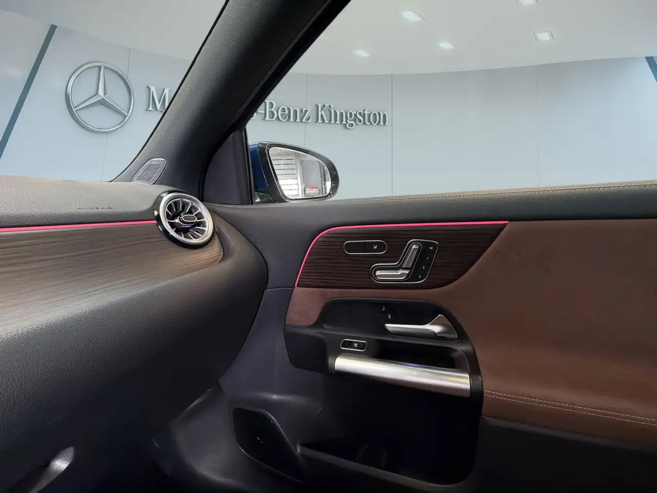 Mercedes-Benz GLA снимка Mercedes-Benz GLA