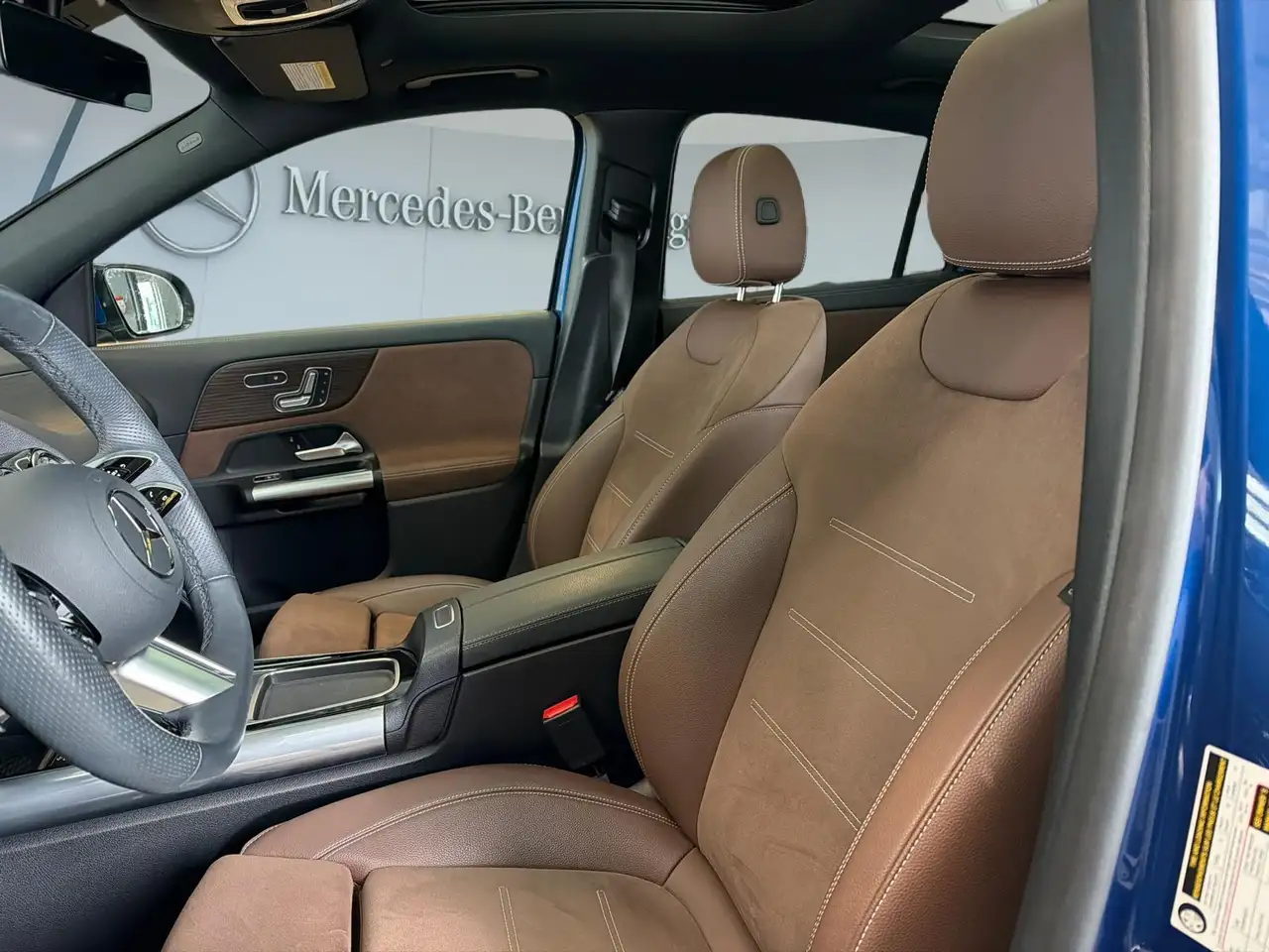 Mercedes-Benz GLA снимка Mercedes-Benz GLA