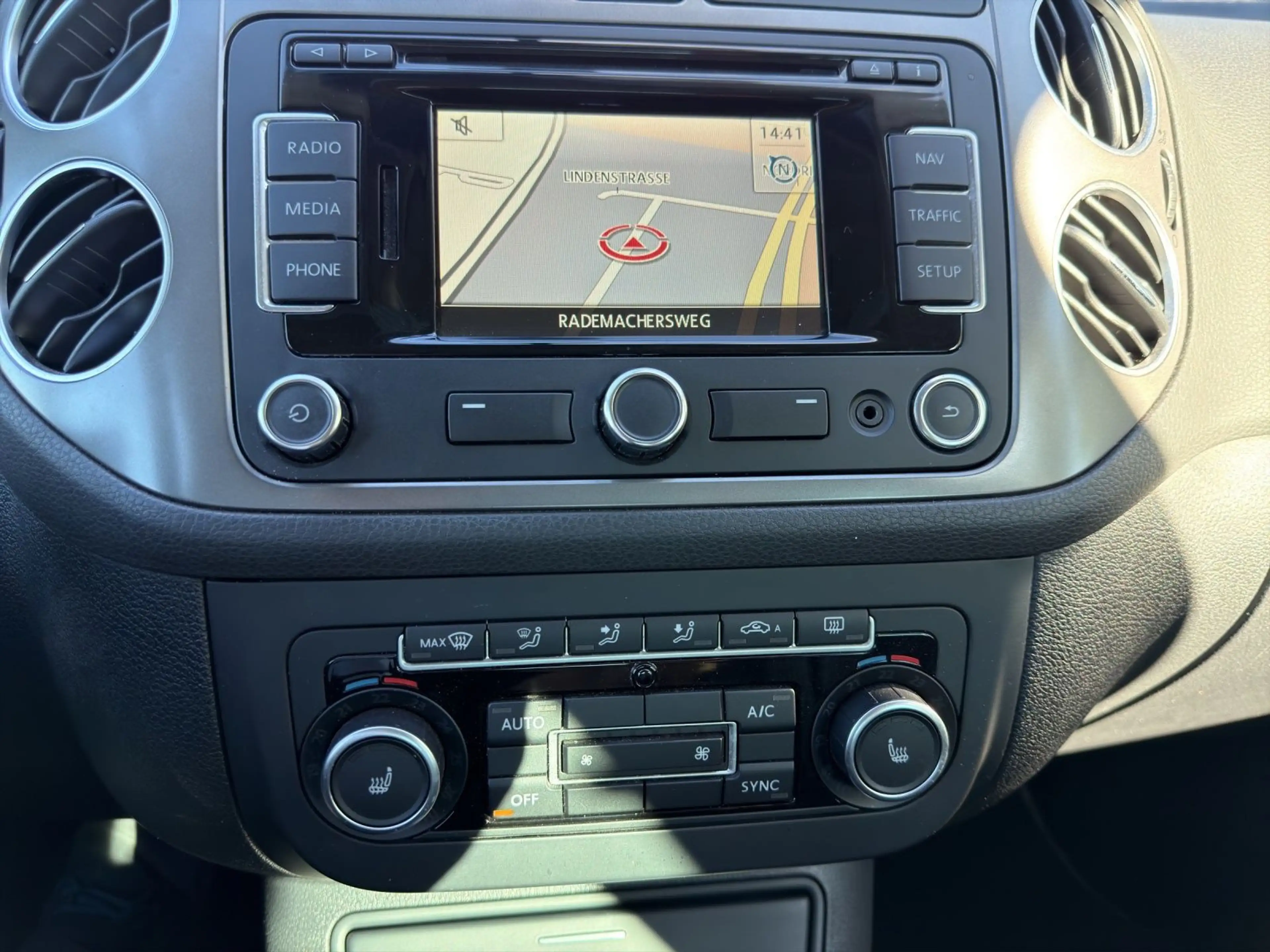Volkswagen Golf Plus 1.4 TSI DSG MATCH PDC NAVI LM17 KLIMA — photo 11